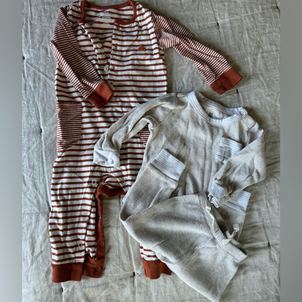 Bundle of 2 Gap outfits - 12-18 months